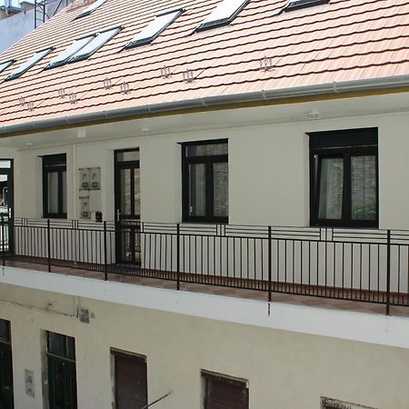 Upartments Budapeste Exterior foto