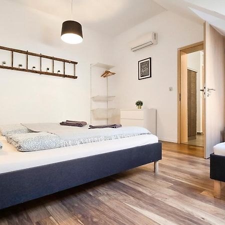 Upartments Budapeste Exterior foto